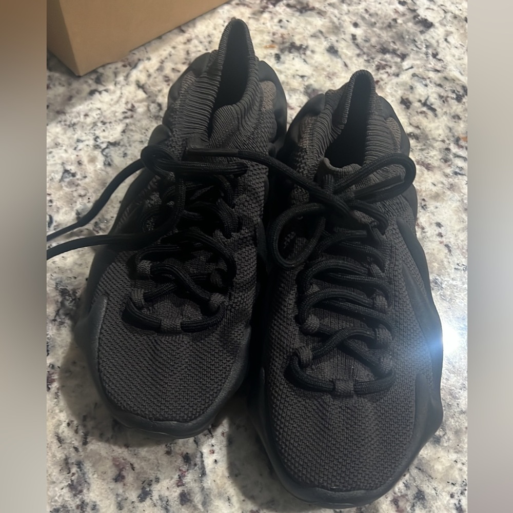 Yeezy Sneakers